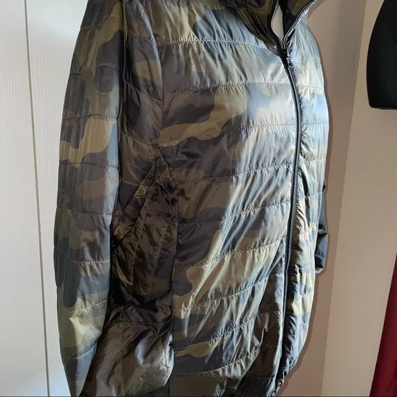 Pink Camo jackets  size M - Picture 6 of 12